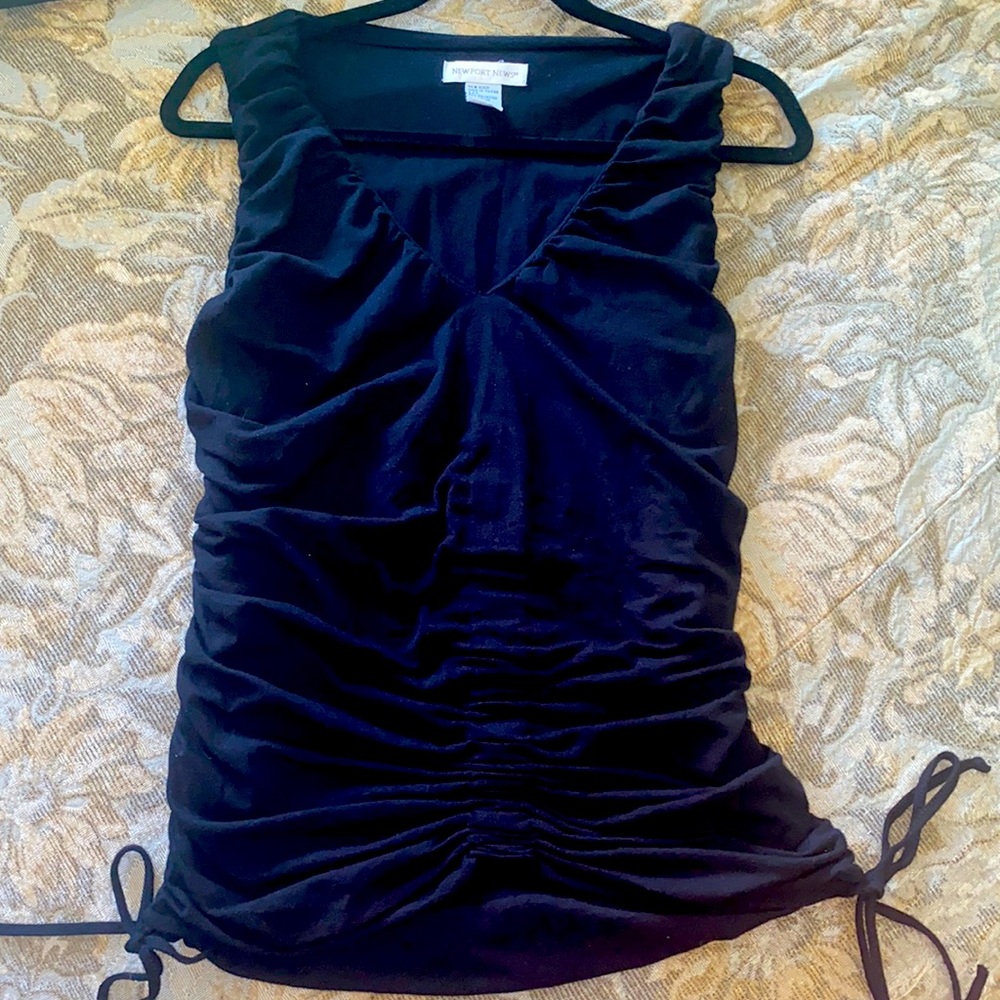 Super stretchy pull over top in Black